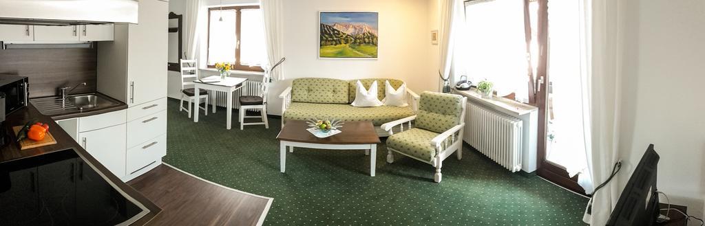 Gaestehaus Alpenflora Apartment *